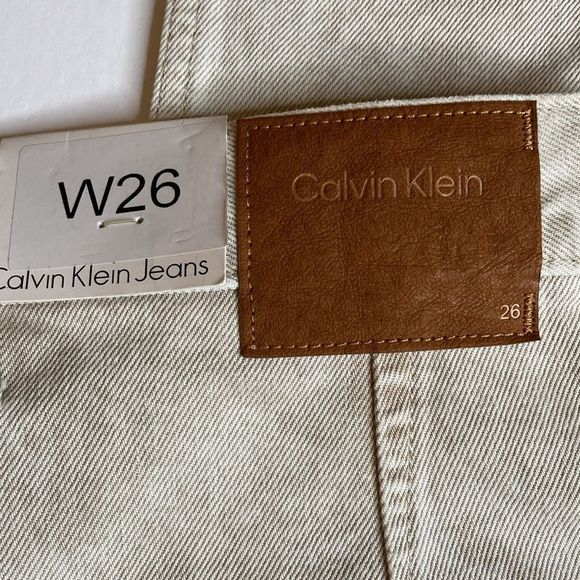 Calvin Klein Jeans Tan Washed Denim Relaxed Fit Unisex Jeans - Picture 6 of 15